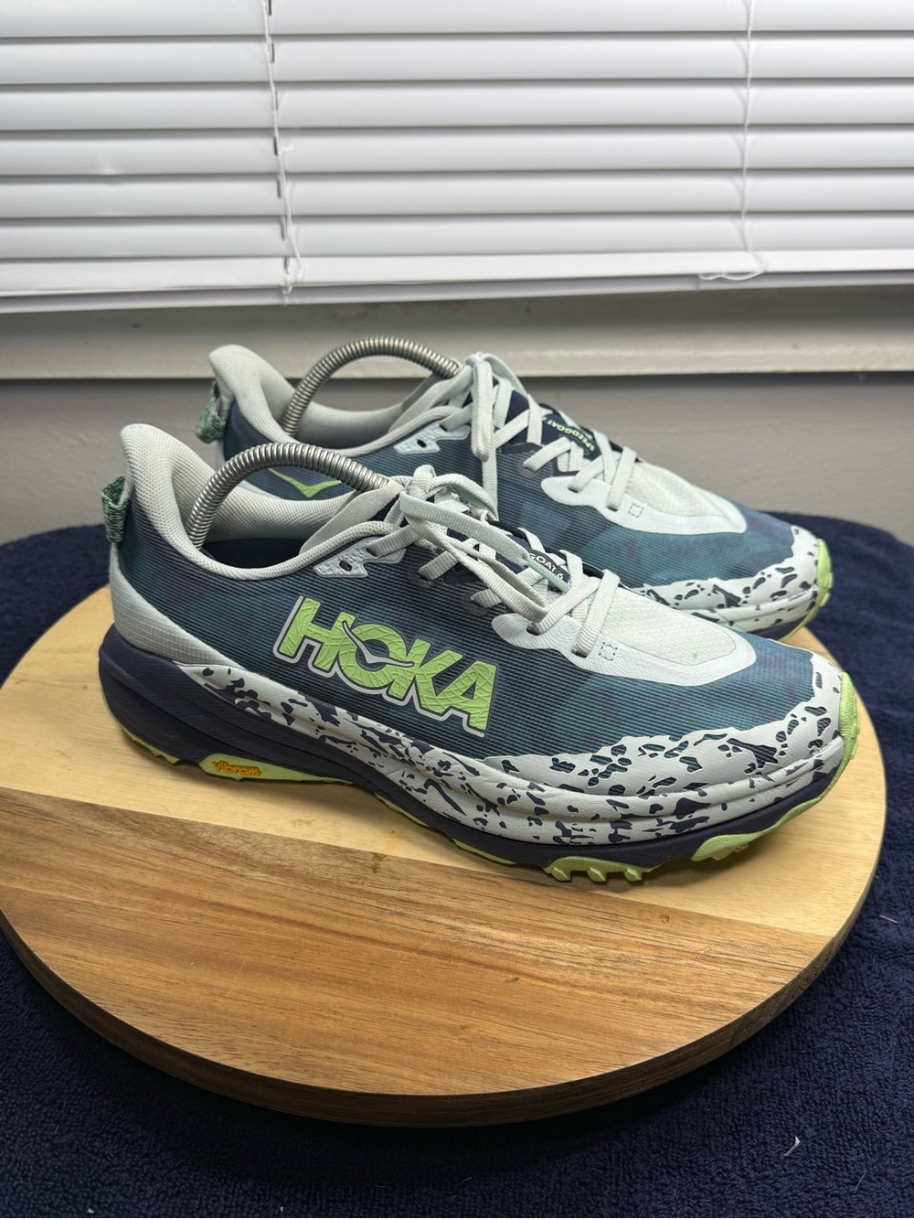 Hoka SpeedGoat 6 (Men’s 9.5)